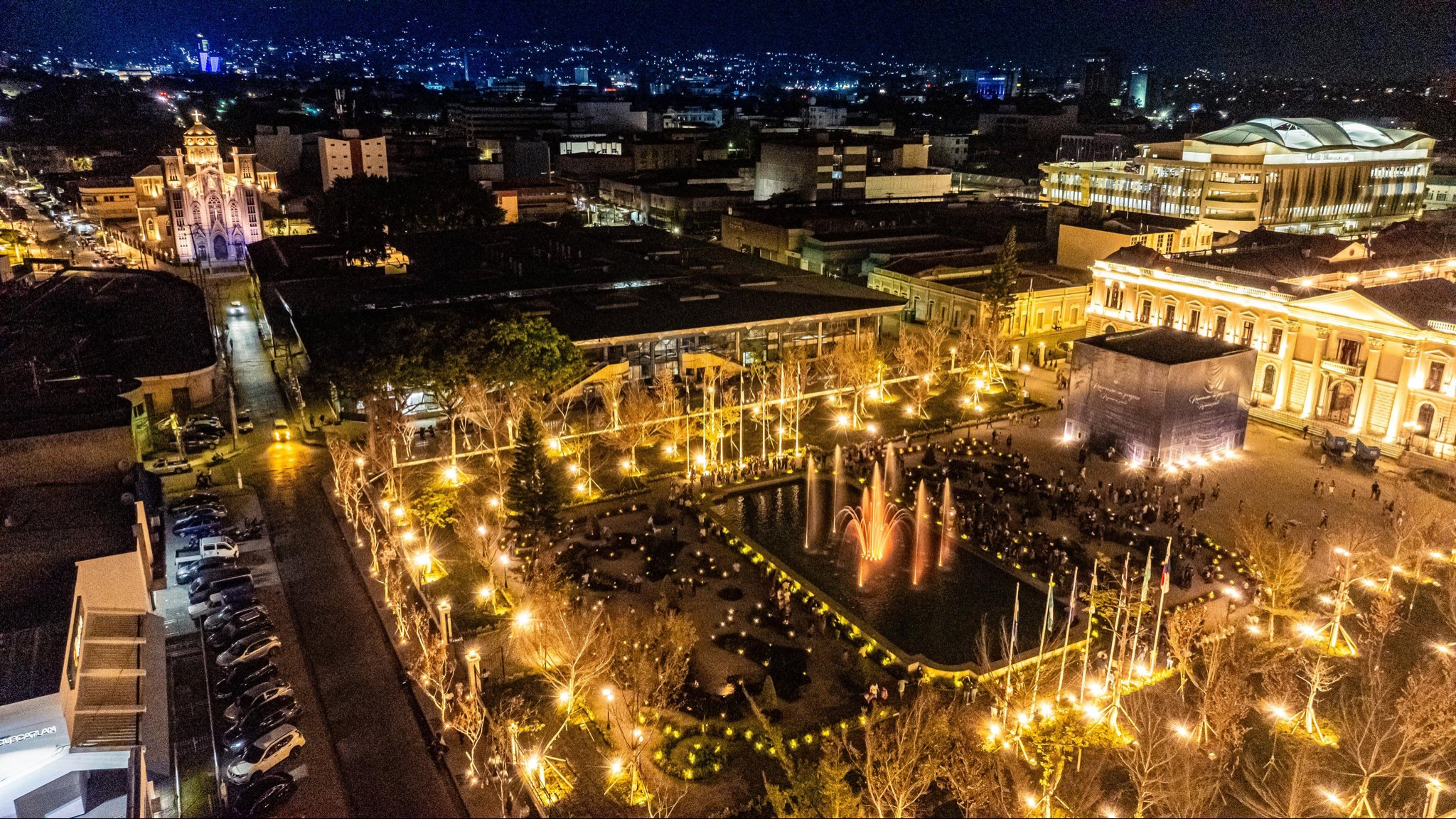 gran-afluencia-turistica-en-el-recien-inaugurado-jardin-centroamerica